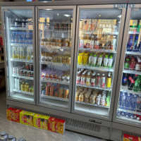 Réfrigérateur à boissons à quatre portes avec grande vitrine en verre, directement de l'usine, refroidisseur vertical de présentation