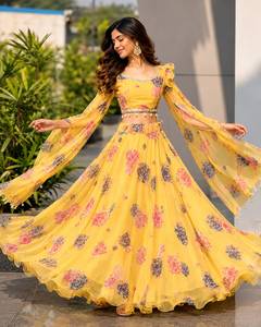 Lehenga Choli con Estampado Floral Amarillo y Dupatta, Traje Tradicional Indio para Bodas, Vestido Largo de Georgette para Mujer, Verano - Product Image 1
