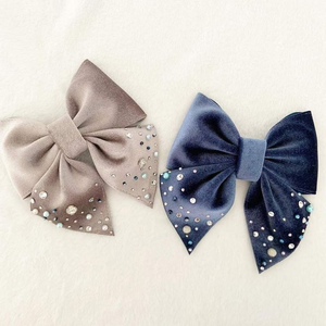 Noeuds de cheveux en tissu de luxe faits à la main, accessoires de cheveux brodés de perles pour femmes et filles, fabriqués à la main en Inde - Product Image 2