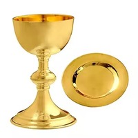 Calice en laiton pour l'autel catholique avec patène pour la célébration de la communion