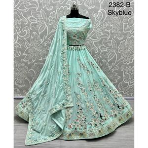 Collections de robes de mariée indiennes Fabzone FZBELLA en velours avec broderie Zarkhan pour les mariées - Product Image 6