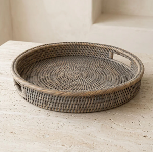 Plateau rond en rotin tressé à la main avec incrustation de mosaïque verte et poignées robustes en bois, disponible à prix de gros. - Product Image 5