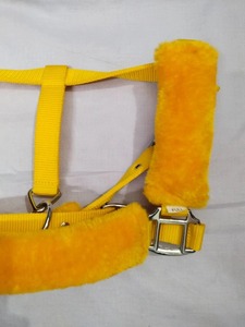 Harnais pour cheval de qualité supérieure, neuf, synthétique, couleur jaune, réglable, avec fourrure, disponible au prix de gros - Product Image 4