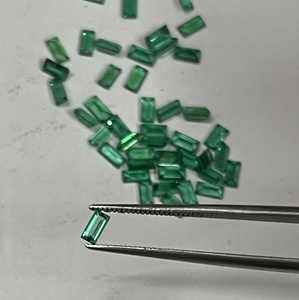 Lote de Esmeraldas Naturales de Zambia de Alta Calidad, Corte Baguette de 2x4 mm, Color Verde Intenso, Perfecto para Joyería, por Sadiya Intern - Product Image 3