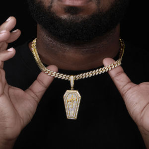 Pendentif cercueil plaqué or 18 carats avec breloque croix, bijoux hip-hop pour homme, cadeau, serti de strass en cristal, chaîne en alliage - Product Image 1