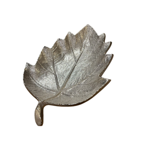 Leaf Shape Metal <b>Decorative</b> <b>Plate</b> Handmade Polished Plant Pattern Minimalist Style Dishes Food And Snacks Serving Platter - Product Image 1