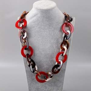 Collier chaîne en résine acrylique motif tortue, bijou fantaisie à maillons géométriques, longue boucle en plastique pour femme, ornement de cou, cadeau vestimentaire - Product Image 1