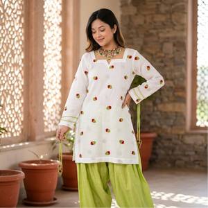 Kurta traditionnelle indienne et pakistanaise pour femmes, blanche, brodée de fleurs, avec pantalon palazzo vert lime, coupe ample, en coton, vêtements ethniques - Product Image 5