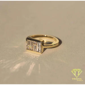 Bague de luxe en argent 925 avec diamant de laboratoire taille baguette, design rectangulaire doré, bijoux de mode - Product Image 4
