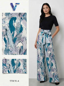 Tela Vietnamita Estampada Floral de Satén/Latin, Modelo 8027, 60GSM, Ligera, Transpirable, 100% Poliéster para Prendas de Mujer y Hombre - Product Image 5