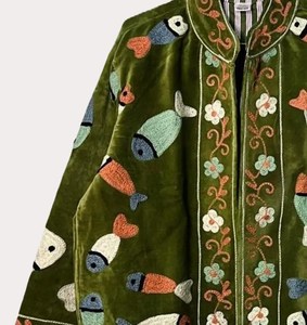 Veste Suzani en velours respirant faite à la main, broderie florale bohème, vêtement de festival pour femme, manteau court bohème, cadeau en velours - Product Image 6