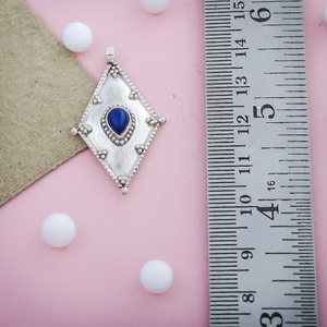 Colgante de compromiso de plata de ley 925 con lapislázuli y baño de rodio, diseño de cometa hecho a mano, joyería fina con gemas. - Product Image 3