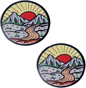 Patchs brodés de haute qualité Conception personnalisée Badges thermocollants pour chapeau et vêtements Usine-Prix pour la saison d'hiver - Product Image 1