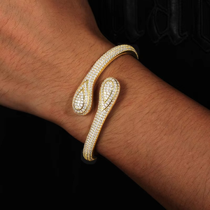 กำไลข้อมือแบบเปิดรูปทรงหยดน้ำประดับเพชรทองคำขาว 14K  ฝังเพชรเต็มวงแบบไมโครเพฟ - Product Image 2