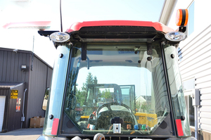 Tractor M5-111 2022, Equipo Premium Listo para Exportación, Suministro a Granel de Alta Resistencia - Product Image 5