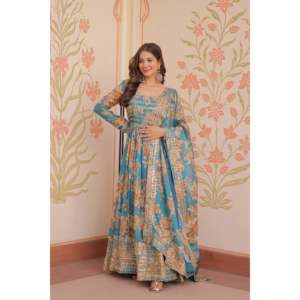 Robe de mariée brodée à impression numérique avec dupatta - Product Image 6