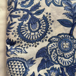 Tela de Algodón con Estampado Floral Hecho a Mano CHHAAPE, Tela Tradicional Sanganeri para Mujeres Adultas, Venta al Por Mayor - Product Image 1