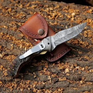 Couteau pliant en acier Damas avec manche en corne de bélier courbé, étui en cuir pour ceinture, couteau de poche pour la chasse et le camping, fabriqué par le fabricant - Product Image 5