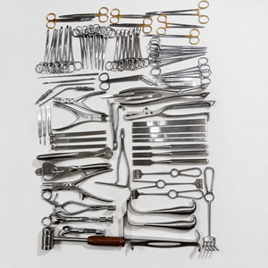 Juego de Instrumentos Quirúrgicos Ortopédicos Básicos de 74 Piezas, Instrumentos de Acero Inoxidable de SUAVE SURGICAL INSTRUMENTS - Product Image 1