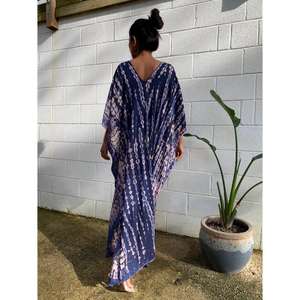 Robe longue maxi ample à imprimé bohème pour femmes, col en V, sans manches, lavable, idéale pour les vacances d'été - Product Image 4