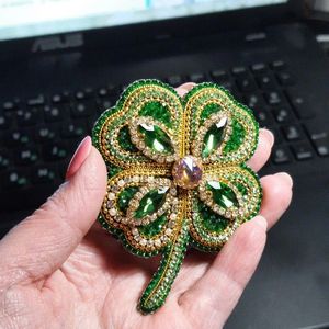 Broche Bordado Estilo Vintage con Cuentas, Hecho a Mano, Decorativo para Ropa, Artesanía MD, Modelo MD-9330, Boda - Product Image 1