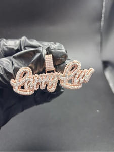 จี้เพชรโมอิสซาไนต์แบบ Iced Out สลักชื่อ สร้อยคอฮิปฮอปสีโรสโกลด์ ของขวัญเครื่องประดับแบบสั่งทำพิเศษ - Product Image 5