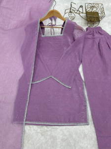 Ensemble Salwar Farshi en tissu de soie croquante avec haut et dupatta brodés Siroski, réversible, prêt-à-porter pour les occasions décontractées et les fêtes - Product Image 4