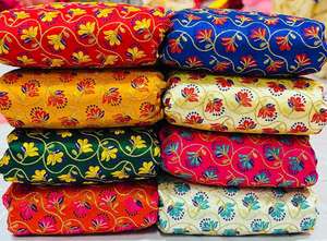 ผ้าไหมดิบ ผ้าไหมบังกาลอร์ ผ้าไหมมุลบาเร ผ้าไหมดิบทำมือ ชุดส่าหรีสำหรับโอกาสพิเศษ พร้อมขอบผ้าปักลายโบราณและพัลลูสีตัดกัน - Product Image 4