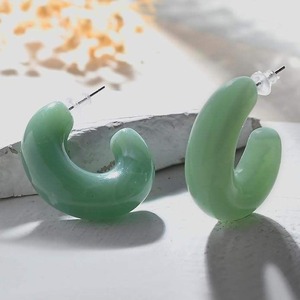 Boucles d'oreilles pendantes en résine époxy transparente, faites à la main, légères, bijoux modernes et tendance pour femmes - Product Image 3