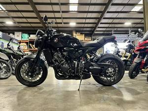 มอเตอร์ไซค์รุ่น 2026 CB1000R 1000 ซีซี รุ่น Black Edition สำหรับผู้ใหญ่ พร้อมระบบ EFI, ABS, Quick Shifter ระดับพรีเมียม แบบ Naked Sport ผลิตในสหรัฐอเมริกา - Product Image 5