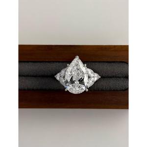 แหวนหมั้นเพชรเลี้ยงในห้องปฏิบัติการ 5 กะรัต รับรองโดย IGI ประดับเพชรสามเม็ด สี E ความสะอาด VS1 ทองคำขาว 14K แหวนเจ้าสาว 7 เม็ด - Product Image 1