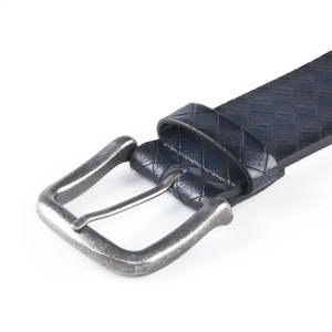 Cinturón de Cuero Grueso para Jeans, Cinturón de Cuero Ancho para un Look Atrevido, Cinturón de Cuero Suave con un Diseño Minimalista - Product Image 3