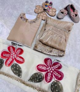 Ensemble haut en soie pure, sharara et dupatta pour filles, vêtements de fête pour enfants, design de créateur - Product Image 3