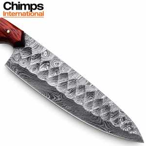 Cuchillo de chef Santoku hecho a mano de acero de Damasco, estilo japonés, ambidiestro, con mango de madera Pakka roja. |   Cuchillo con longitud de hoja de 6-7.9 pulgadas, lavable a mano - Product Image 3