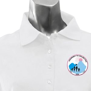 เสื้อโปโลผู้หญิง Jack & Jill พร้อมตราสัญลักษณ์ สีขาว ผ้าฝ้ายพรีเมียม คอปก สำหรับใส่ลำลอง งานอีเว้นท์ จำหน่ายส่ง สำหรับใส่ทุกวัน - Product Image 2
