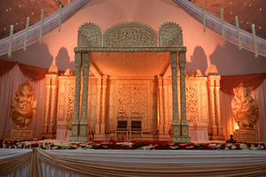 Grand Mandap de mariage traditionnel indien Manavarai en fibre Vedi pour mariage hindou, en promotion en Australie - Product Image 2