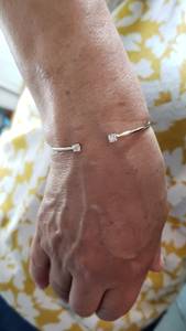 Brazalete de Diamantes Cultivados en Laboratorio con Certificación IGI de 0.40 CT en Oro de 18K para Mujer |   Joyería Elegante y de Lujo para Compromiso y Boda - Product Image 1