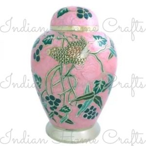 Urna Conmemorativa de Latón Rosa Esmaltada para Cenizas, Urna Decorativa para Recuerdo - Artesanía India - Product Image 4