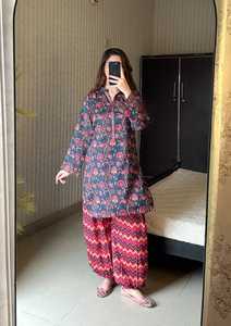 Ensemble de 2 pièces en tissu lawn imprimé, collection été pour femmes, vêtements indiens et pakistanais, tissu lawn doux et respirant, vêtements décontractés - Product Image 2
