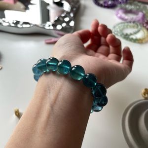 Bracelet en résine de luxe, fabriqué avec des techniques artistiques modernes, accessoire de poignet élégant pour les boutiques de détail - Product Image 2