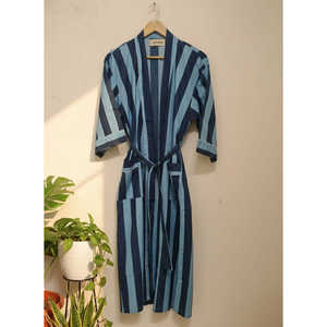 เสื้อคลุมชุดนอนสตรีลายสกายไลน์สไตรป์ส - Product Image 2