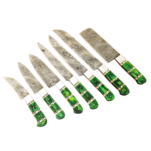 Juego de 7 cuchillos de chef de acero de Damasco hechos a mano con mangos de madera verde, cuchillos profesionales para cocina, para cortar y picar. - Product Image 1