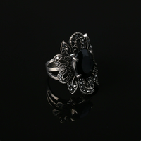 Bague Unisexe YOUKEEN en Argent 925 Plaqué, Style Punk Européen, avec Corail Noir Naturel et Fleur Creuse Incrustée en Résine – Nouveauté Tendance