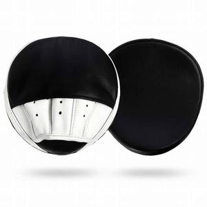 Almohadilla de Enfoque de Boxeo de Cuero Duradero de Calidad Premium Ajustable para Entrenamiento, Venta al por Mayor 2026, para Hombres, Hecha en Pakistán - Product Image 5