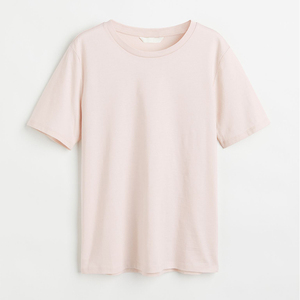 Camiseta de Verano Casual para Mujer con Hombros Caídos, Diseño de Letras Rojas, Manga Corta, Disponible en Varios Colores, con Logotipo Personalizado de la Mejor Calidad - Product Image 6