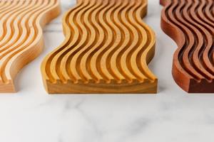 Bandeja Ondulada de Madera Natural (Arce, Teca o Sapele) para Decoración del Hogar, Estilo Boho Moderno, Tabla Larga para Servir Charcutería, Fotografía de Productos - Product Image 5