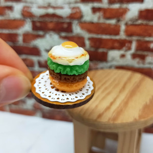 <b>Mini</b> Resin Hamburger Ornament Hand Painted Food Figurine DIY Dollhouse <b>Desk</b> Decoration for Age 14+ - Product Image 6