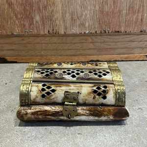 Elegante Caja Organizadora de Joyas Moderna con Incrustaciones de Hueso para Decoración del Hogar por AL MALIK CRAFT - Product Image 1