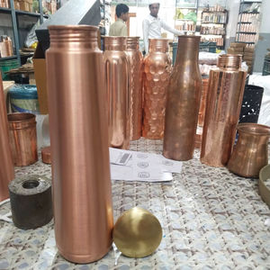 Botella de Agua de Cobre Martillado con Diseño Vintage, para Yoga, Fitness, Hidratación y Desintoxicación, Portátil, para Uso Doméstico, de Antique Creations, con Beneficios para la Salud - Product Image 6