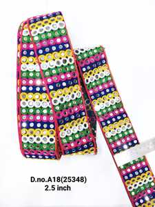 Cette dentelle décorative embellit les bordures des saris, les bords des dupattas et les modèles de blouses. - Product Image 4